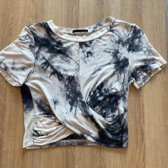 Super soft tie-dye cropped top with crossed waist design - Picture 1 of 1